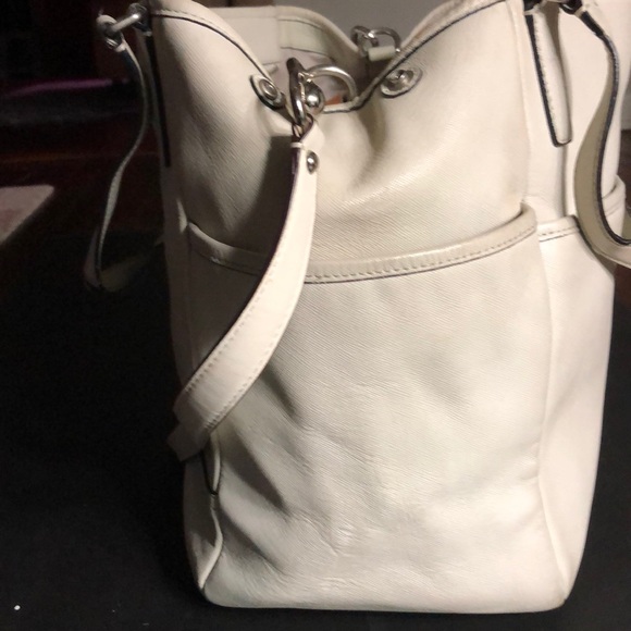 Coach Bag - Picture 2 of 8